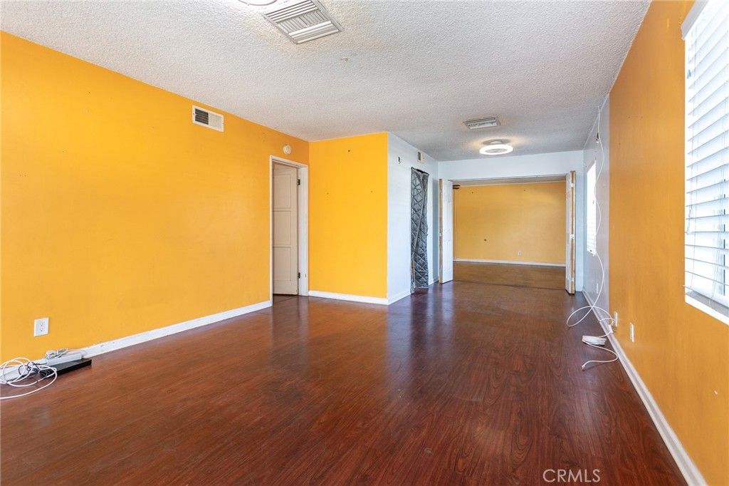 8465 Hazeltine, Panorama City, CA 91402 — photo 4