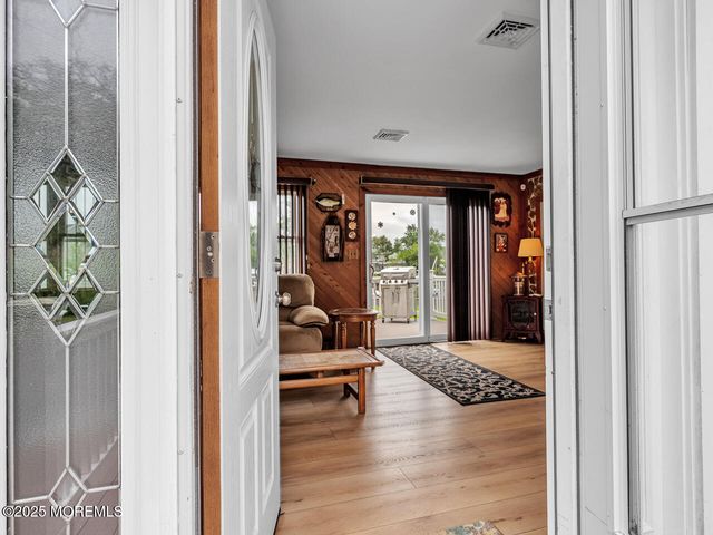 18 Beacon Drive, Waretown, NJ 08758
