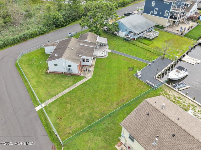 18 Beacon Drive, Waretown, NJ 08758
