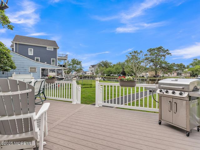 18 Beacon Drive, Waretown, NJ 08758