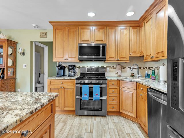 18 Beacon Drive, Waretown, NJ 08758