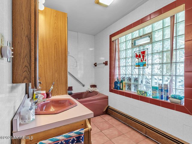 18 Beacon Drive, Waretown, NJ 08758