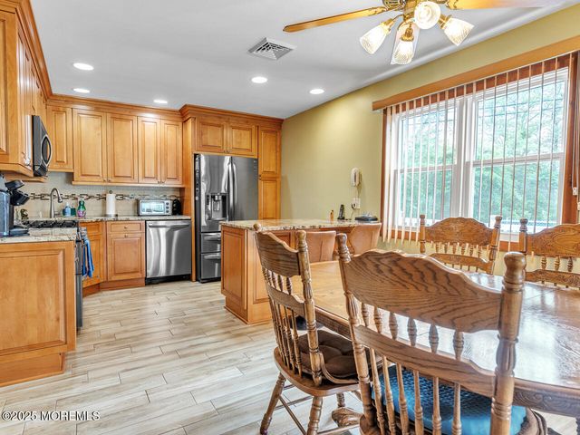 18 Beacon Drive, Waretown, NJ 08758