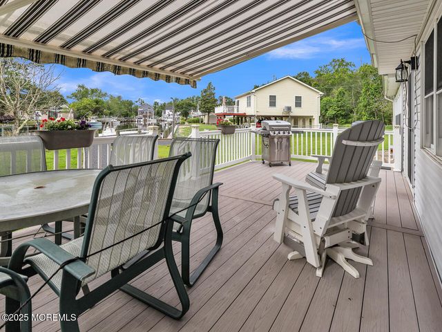18 Beacon Drive, Waretown, NJ 08758