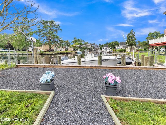 18 Beacon Drive, Waretown, NJ 08758