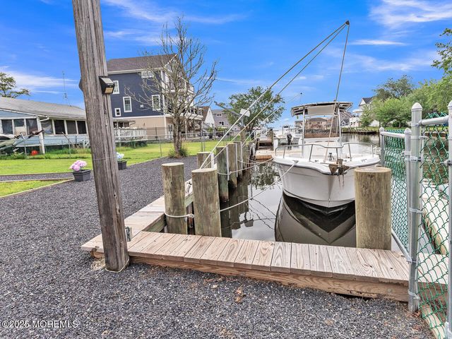 18 Beacon Drive, Waretown, NJ 08758