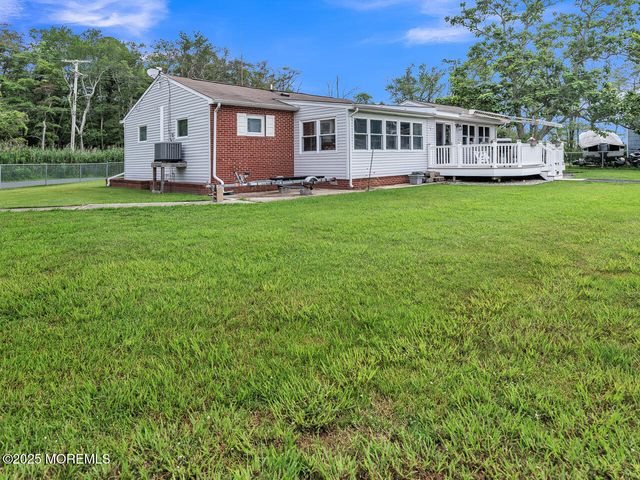 18 Beacon Drive, Waretown, NJ 08758