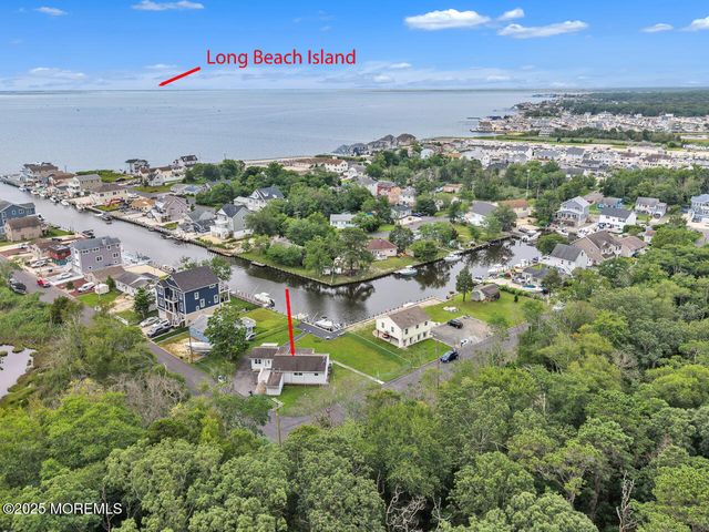 18 Beacon Drive, Waretown, NJ 08758