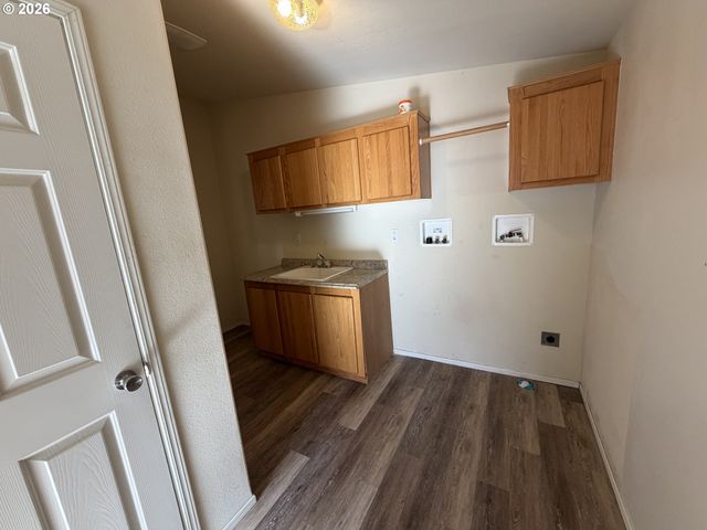 2175 DEADY St, Port Orford, OR 97465