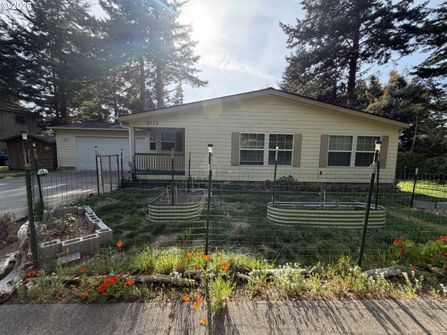 2175 DEADY St, Port Orford, OR 97465