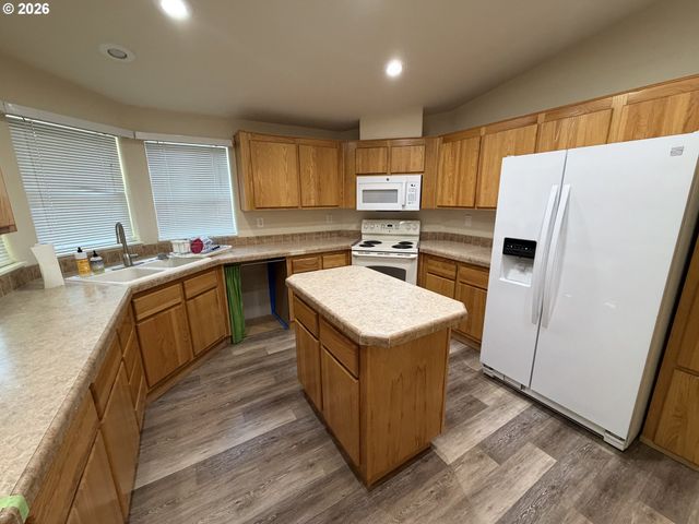 2175 DEADY St, Port Orford, OR 97465