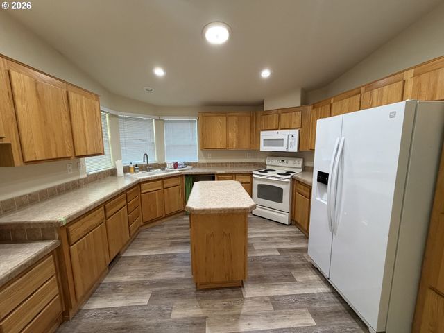 2175 DEADY St, Port Orford, OR 97465