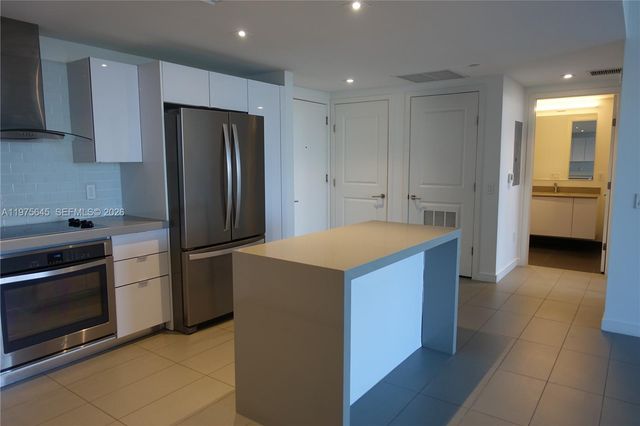 1600 NE 1st Ave 1819, Miami, FL 33132