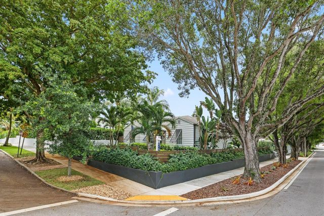 744 Sunset Road, West Palm Beach, FL 33401
