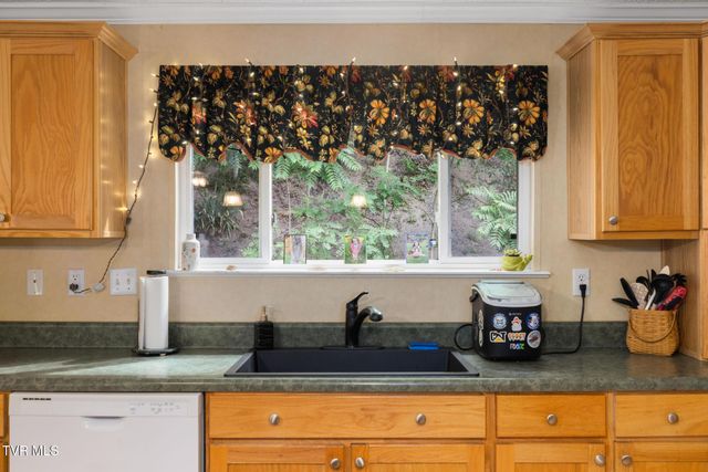 1207 West Cedar Street, Bristol, TN 37620