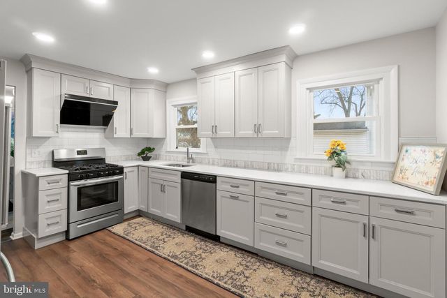 4 BELLE LN, Cinnaminson, NJ 08077