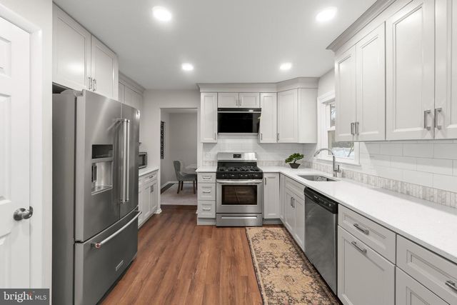 4 BELLE LN, Cinnaminson, NJ 08077