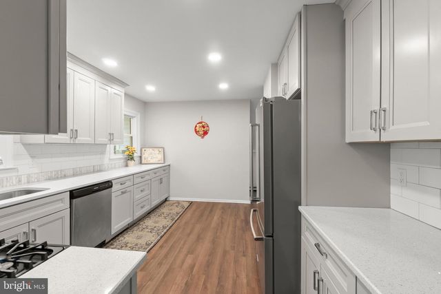 4 BELLE LN, Cinnaminson, NJ 08077