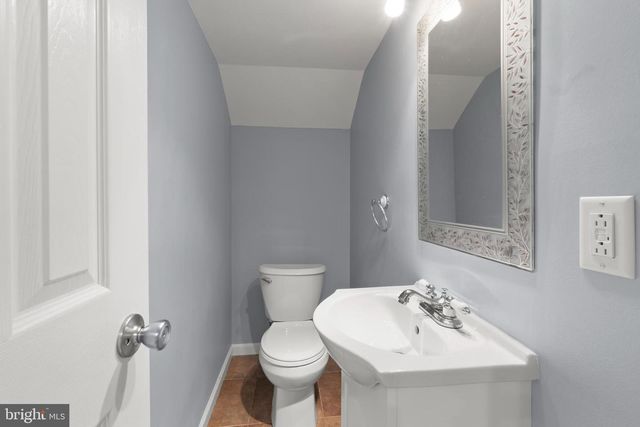 4 BELLE LN, Cinnaminson, NJ 08077