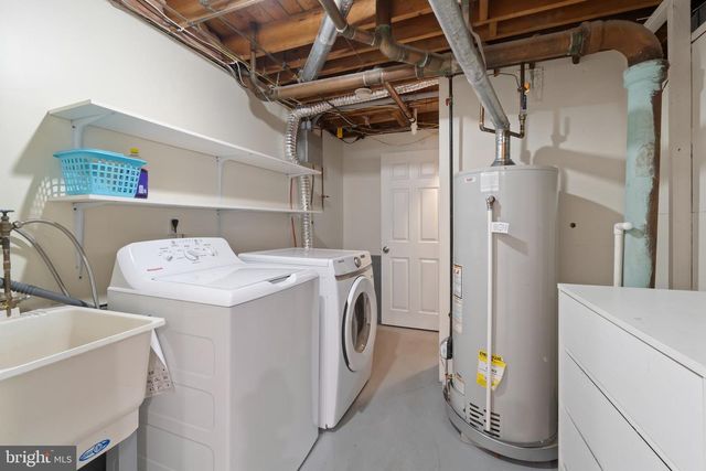 4 BELLE LN, Cinnaminson, NJ 08077