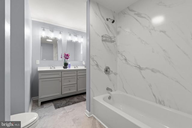 4 BELLE LN, Cinnaminson, NJ 08077