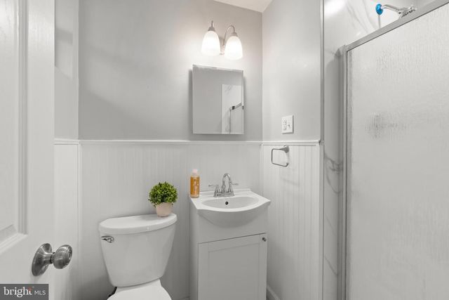 4 BELLE LN, Cinnaminson, NJ 08077