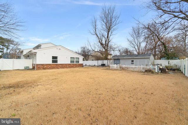 4 BELLE LN, Cinnaminson, NJ 08077