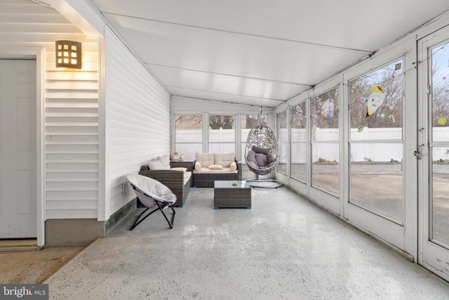 4 BELLE LN, Cinnaminson, NJ 08077