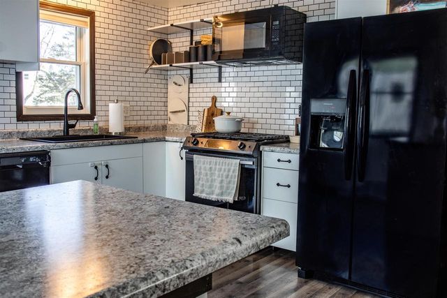 329 E GREEN BAY STREET, Pulaski, WI 54162