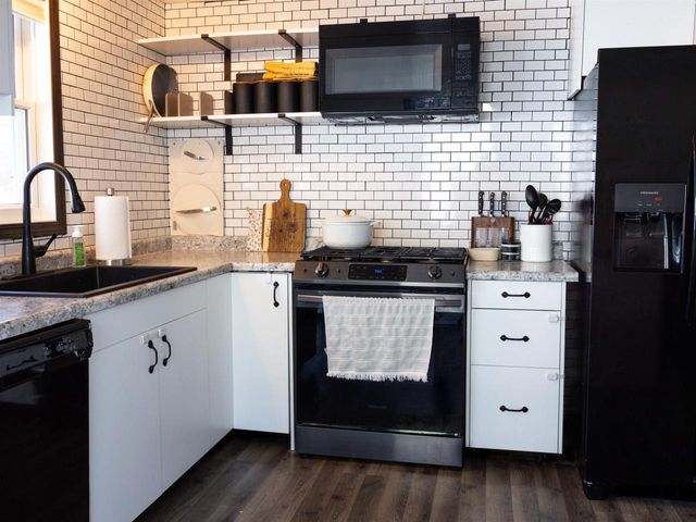 329 E GREEN BAY STREET, Pulaski, WI 54162