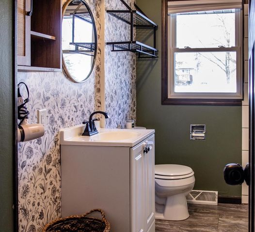 329 E GREEN BAY STREET, Pulaski, WI 54162