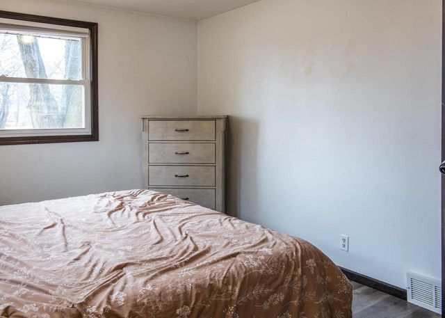 329 E GREEN BAY STREET, Pulaski, WI 54162