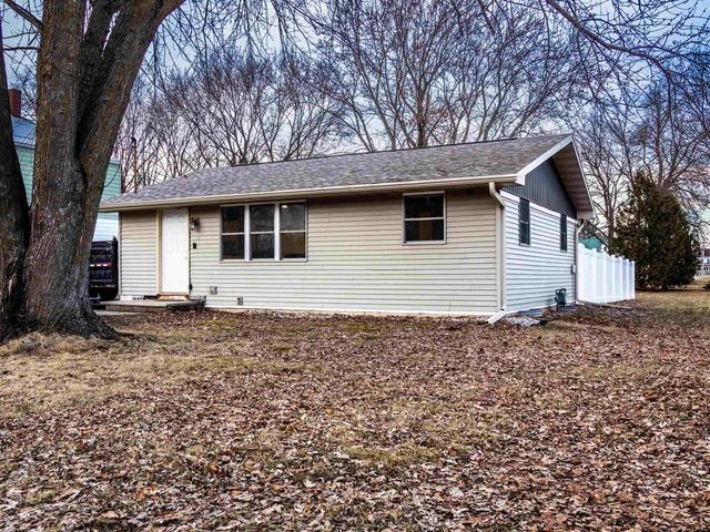 329 E GREEN BAY STREET, Pulaski, WI 54162