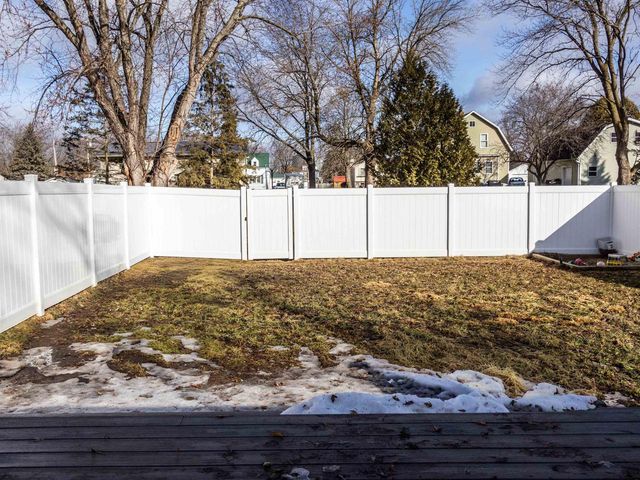 329 E GREEN BAY STREET, Pulaski, WI 54162