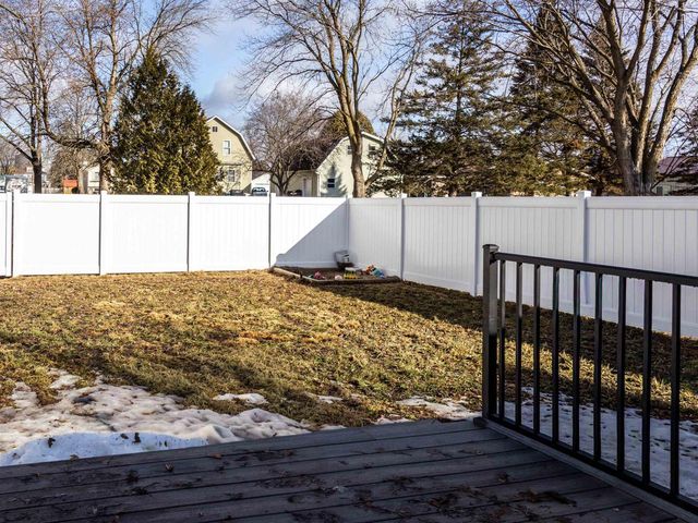 329 E GREEN BAY STREET, Pulaski, WI 54162