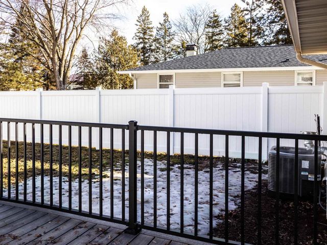 329 E GREEN BAY STREET, Pulaski, WI 54162