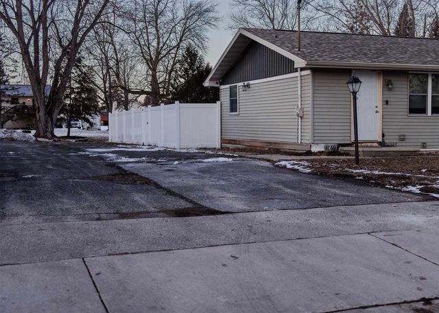 329 E GREEN BAY STREET, Pulaski, WI 54162