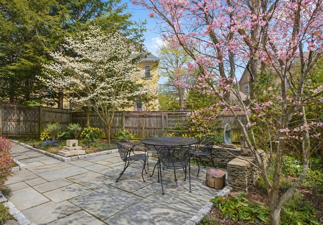 9 Farrar Street 9, Cambridge, MA 02138