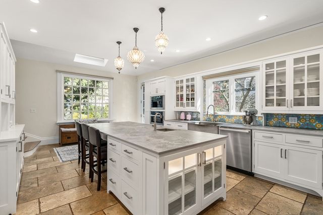 9 Farrar Street 9, Cambridge, MA 02138