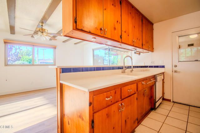 8601 Gloria Avenue, North Hills (los Angeles), CA 91343