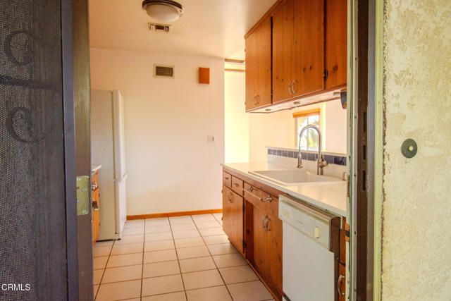 8601 Gloria Avenue, North Hills (los Angeles), CA 91343