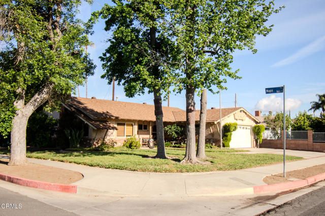 8601 Gloria Avenue, North Hills (los Angeles), CA 91343