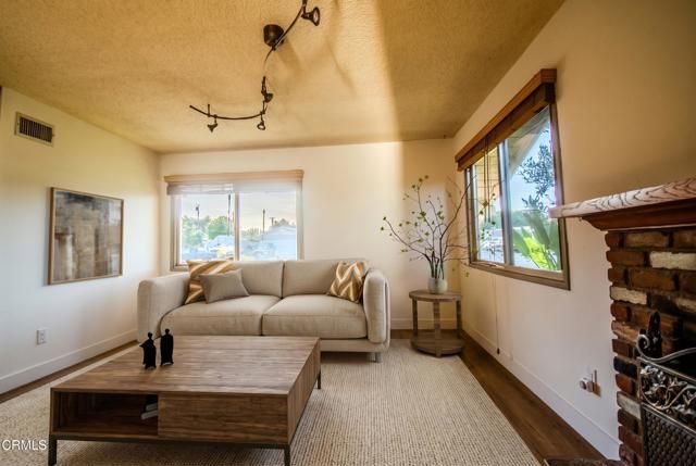 8601 Gloria Avenue, North Hills (los Angeles), CA 91343