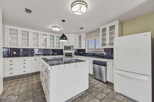 8533 W TINAJAS Drive, Arizona City, AZ 85123