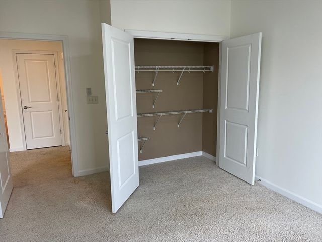 132 Clocktower Dr 312, Waltham, MA 02452