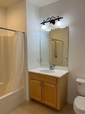 132 Clocktower Dr 312, Waltham, MA 02452