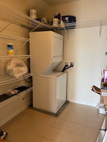 132 Clocktower Dr 312, Waltham, MA 02452