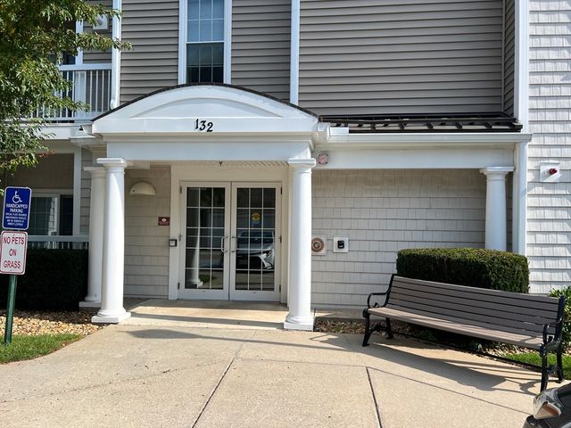 132 Clocktower Dr 312, Waltham, MA 02452