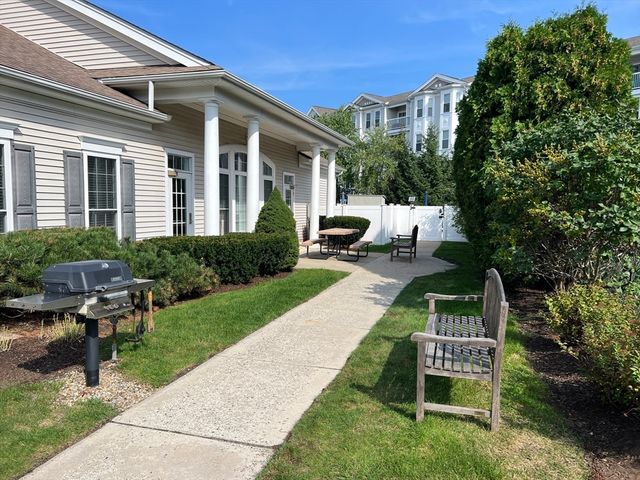 132 Clocktower Dr 312, Waltham, MA 02452