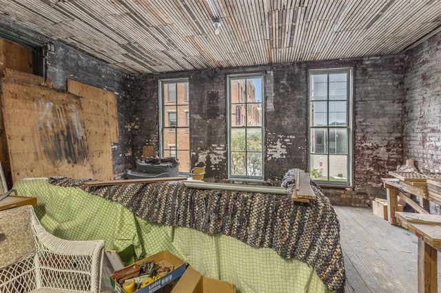 100 N Edwards Street, Kalamazoo, MI 49007